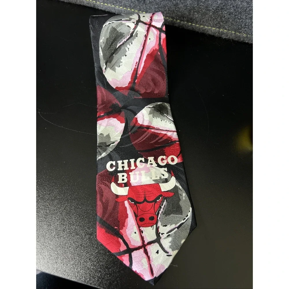 Vtg Chicago Bulls Ralph Marlin‎ RM Sport Neck Tie Basketball Jordan Pippen NBA